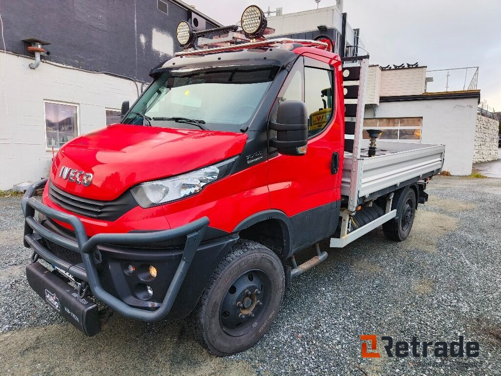 IVECO Daily 70W, 4X4 Tipp og Kran - Komercauto pašizgāzējs: foto 1 IVECO Daily 70W, 4X4 Tipp og Kran - Komercauto pašizgāzējs: foto 1