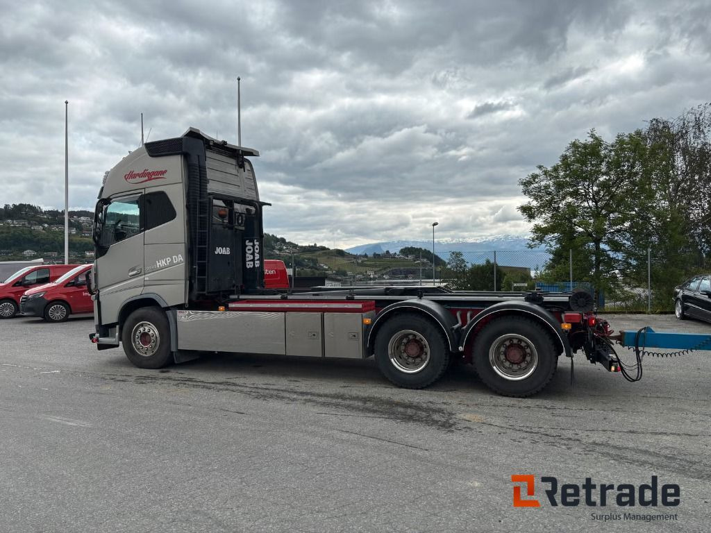 Lastebil VOLVO FH 16 750 - Pacēlājs ar āķi: foto 3 Lastebil VOLVO FH 16 750 - Pacēlājs ar āķi: foto 3