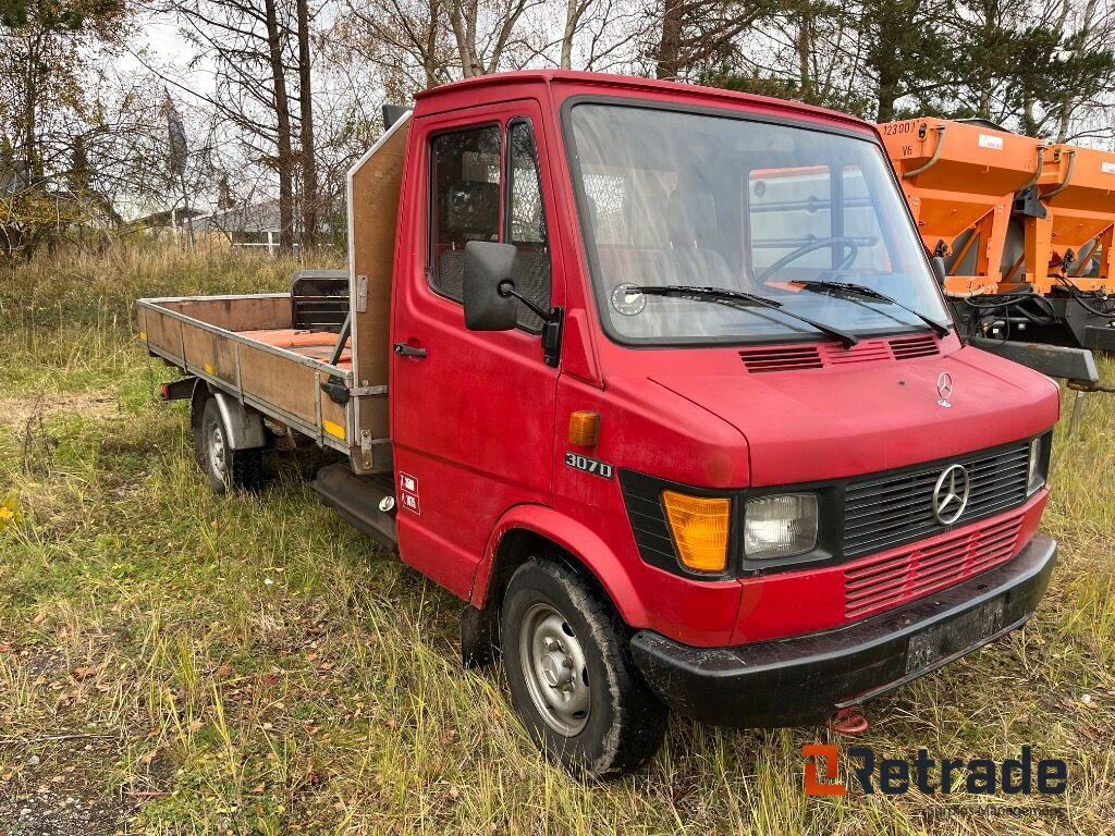 MERCEDES-BENZ 30/35 Ladvogn. - Bortu kravas automašīna/ Platforma: foto 2 MERCEDES-BENZ 30/35 Ladvogn. - Bortu kravas automašīna/ Platforma: foto 2