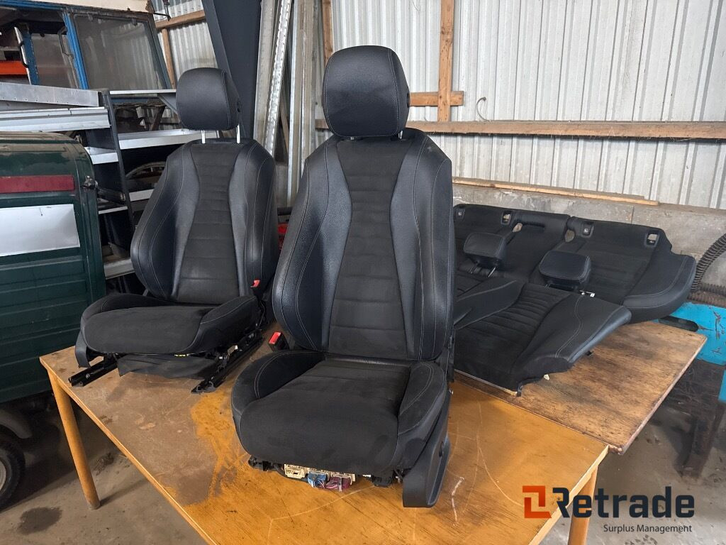 Mercedes Benz Dellæder - Vieglā automašīna: foto 1 Mercedes Benz Dellæder - Vieglā automašīna: foto 1