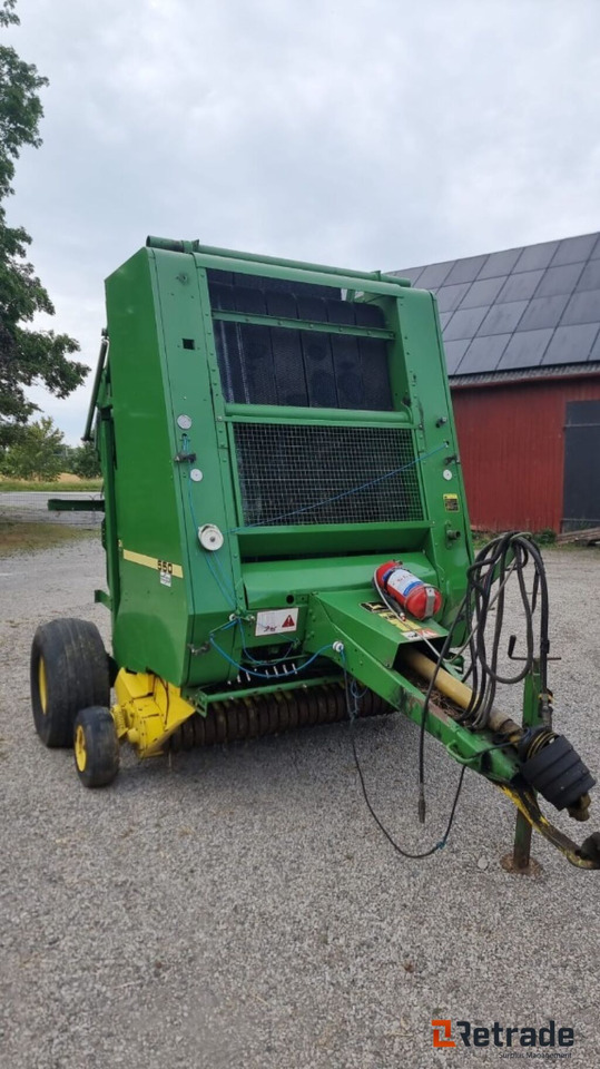 Rundbalspress John Deere 580 - Rituļu prese: foto 2 Rundbalspress John Deere 580 - Rituļu prese: foto 2