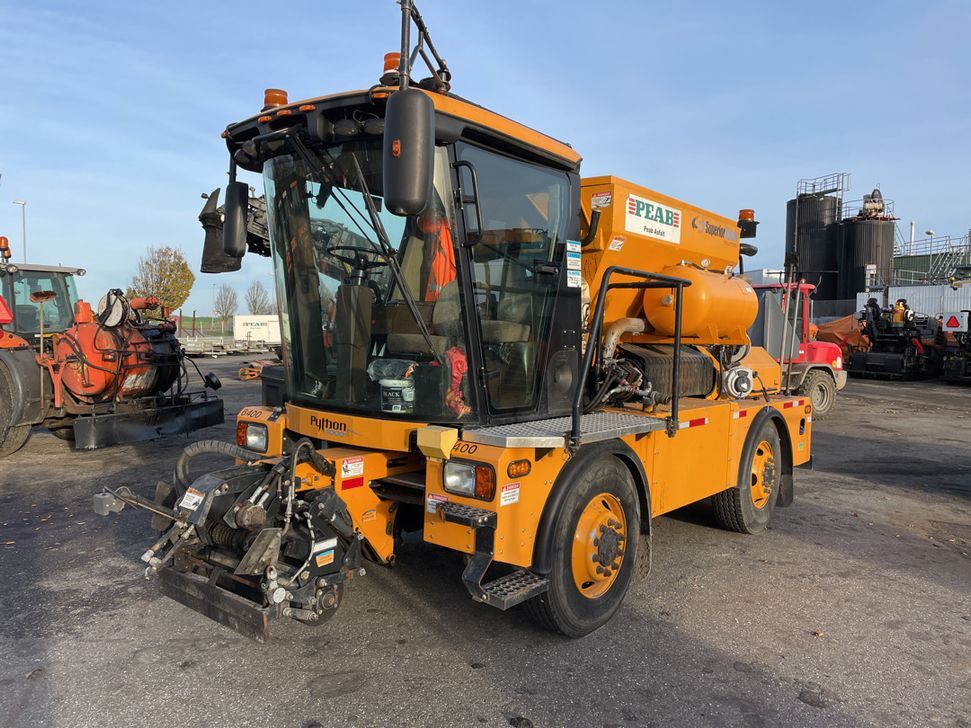 SuperiorRoads Python 5000+ Pothole Patcher - Asfalta klājējs: foto 1 SuperiorRoads Python 5000+ Pothole Patcher - Asfalta klājējs: foto 1