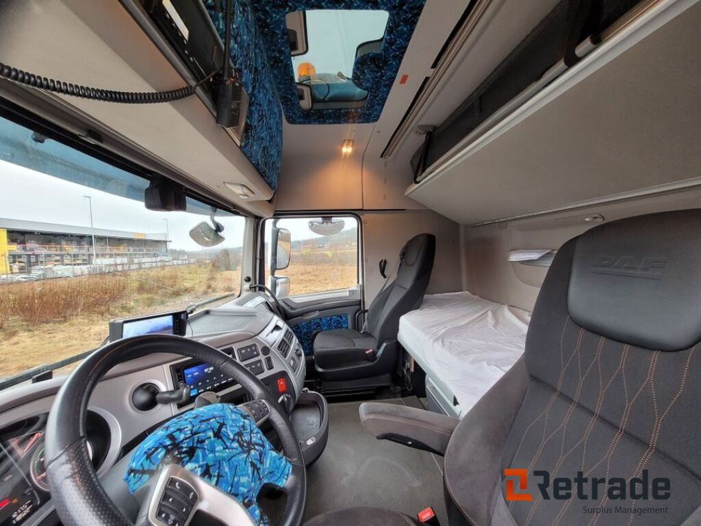 Tridem lastväxlare med flak Daf XF530 FAW Euro 6, låga mil -2022 - Kravas automašīna pašizgāzējs: foto 5 Tridem lastväxlare med flak Daf XF530 FAW Euro 6, låga mil -2022 - Kravas automašīna pašizgāzējs: foto 5