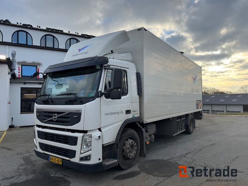 VOLVO FM 330 4X2 - Kravas automašīna ar slēgto virsbūvi: foto 1 VOLVO FM 330 4X2 - Kravas automašīna ar slēgto virsbūvi: foto 1