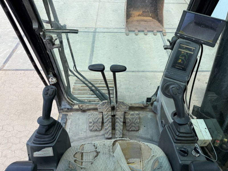Kāpurķēžu ekskavators Cat 323DL - German Machine / Quick Coupler: foto 9
