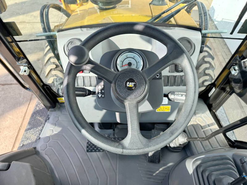 Jaunā Ekskavators-iekrāvējs Cat 424 4WD - Hammer Lines / Airco / Side Shift: foto 7