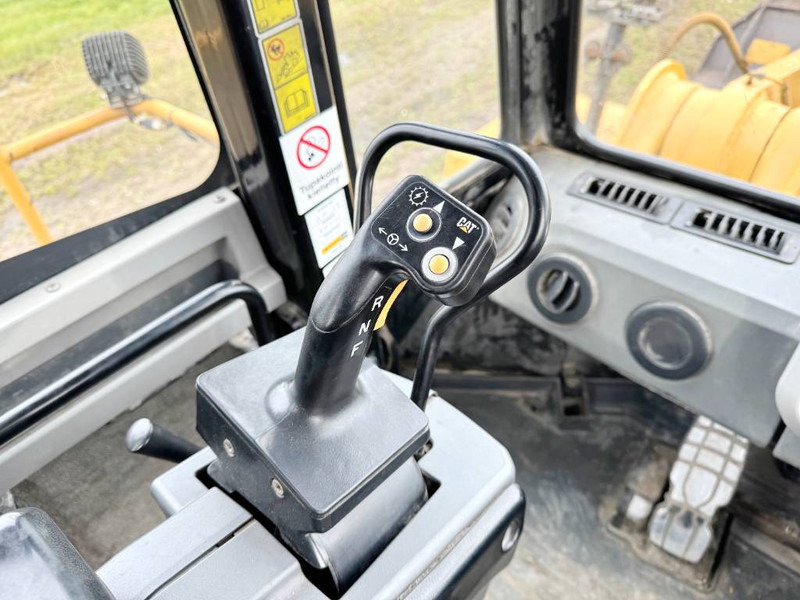 Riteņu iekrāvējs Cat 988K - CE + EPA Certified / Airco: foto 9