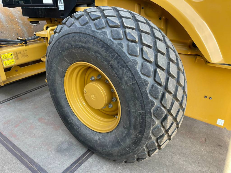 Veltnis Cat CS66B - Low Hours / CE Certified / Airco: foto 17