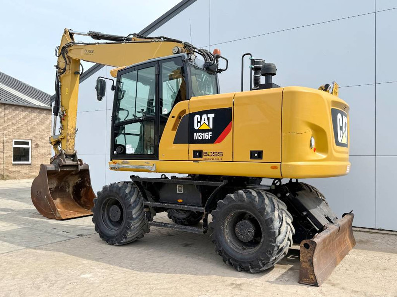 Cat M316F - Quick Coupler / Triple Boom / Auto Lube - Riteņu ekskavators: foto 3 Cat M316F - Quick Coupler / Triple Boom / Auto Lube - Riteņu ekskavators: foto 3