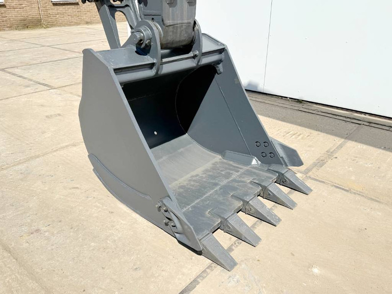 Jaunā Kāpurķēžu ekskavators Hyundai R210 *2025 Model* - New / Unused / Hammer Lines: foto 15