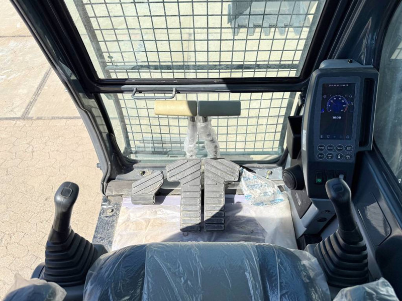Jaunā Kāpurķēžu ekskavators Hyundai R210 *2025 Model* - New / Unused / Hammer Lines: foto 9