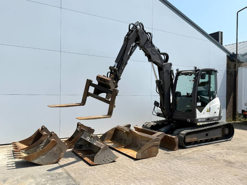 Mecalac 8MCR - 6 Attachments Included! Auto Greasing - Mini-ekskavators: foto 2 Mecalac 8MCR - 6 Attachments Included! Auto Greasing - Mini-ekskavators: foto 2
