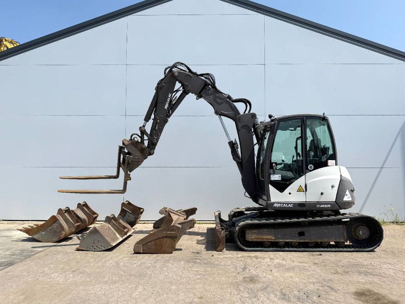 Mecalac 8MCR - 6 Attachments Included! Auto Greasing - Mini-ekskavators: foto 1 Mecalac 8MCR - 6 Attachments Included! Auto Greasing - Mini-ekskavators: foto 1