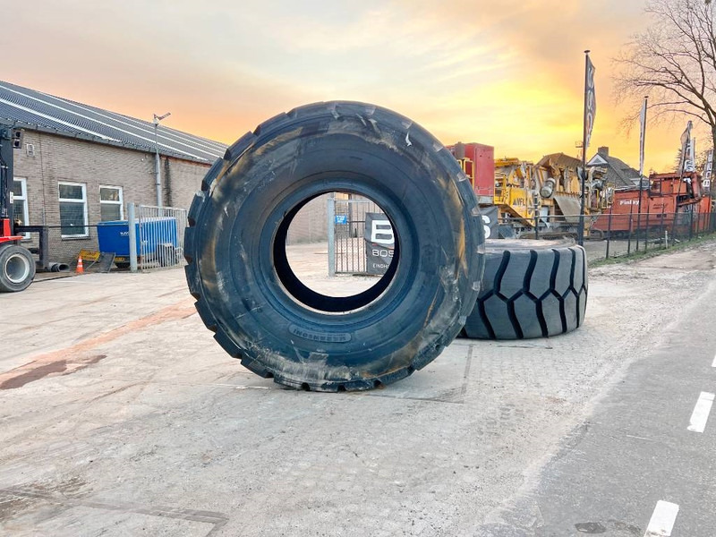 Michelin X Mine D2 45/65R45 Tyre x 2 - Riepas un diski - Celtniecības tehnika: foto 3 Michelin X Mine D2 45/65R45 Tyre x 2 - Riepas un diski - Celtniecības tehnika: foto 3