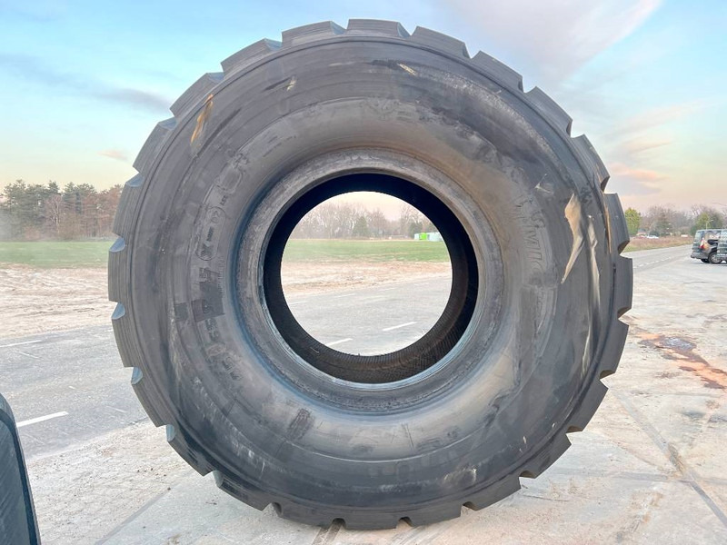 Riepas un diski - Celtniecības tehnika Michelin X Mine D2 45/65R45 Tyre x 2: foto 9