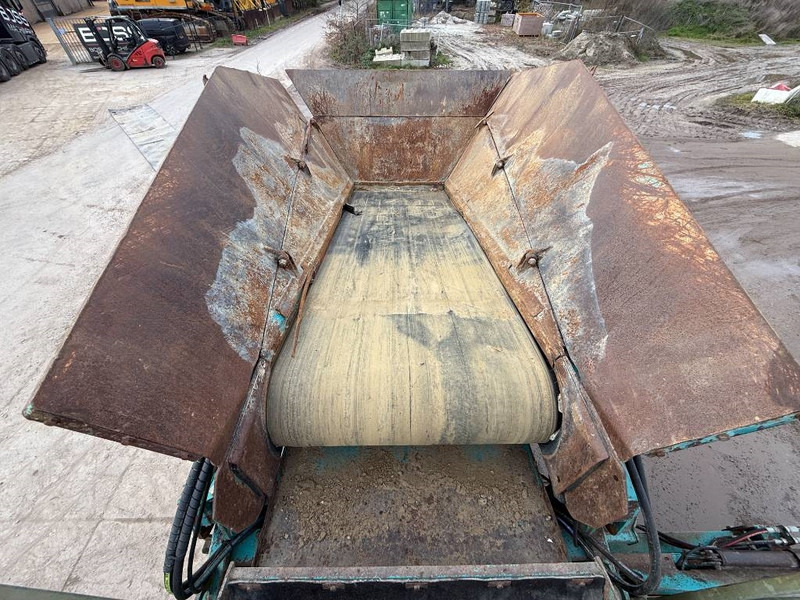 Sijātājs Powerscreen Warrior 1400 - Caterpillar Engine / 3 Conveyors: foto 18 Sijātājs Powerscreen Warrior 1400 - Caterpillar Engine / 3 Conveyors: foto 18