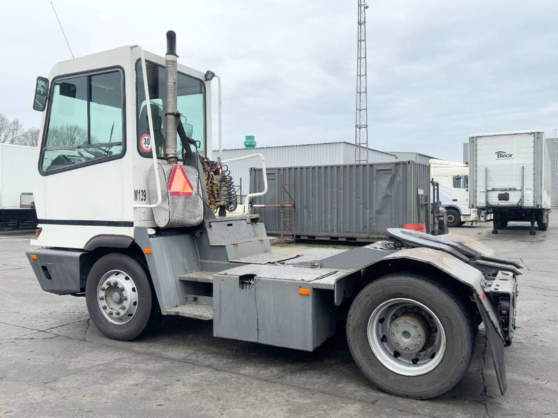 Terberg YT222 - Dutch truck / Automatic / 55t Payload - Termināļa traktors: foto 2 Terberg YT222 - Dutch truck / Automatic / 55t Payload - Termināļa traktors: foto 2