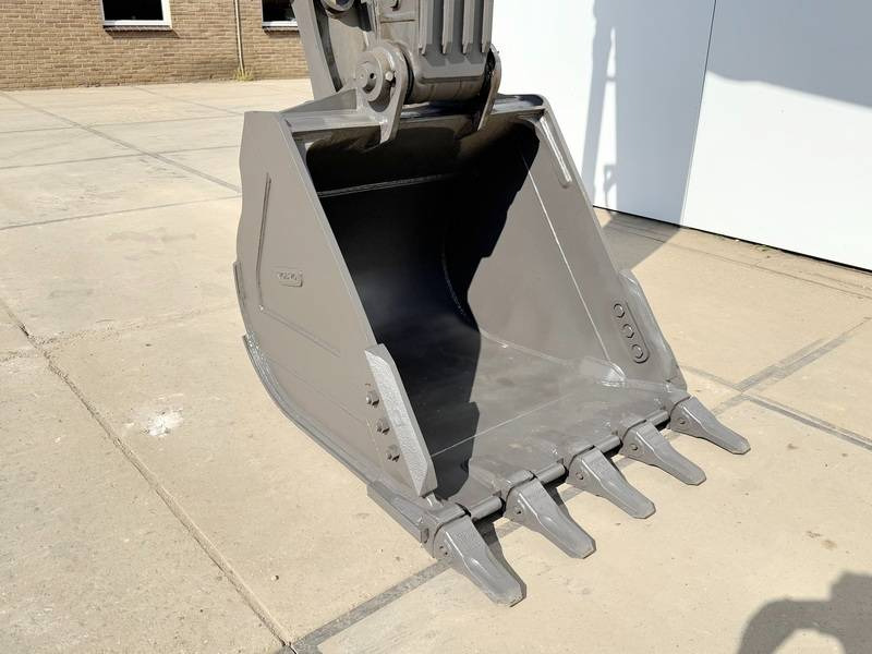 Jaunā Kāpurķēžu ekskavators Volvo EC220D - NEW / UNUSED / 2025 Model: foto 13
