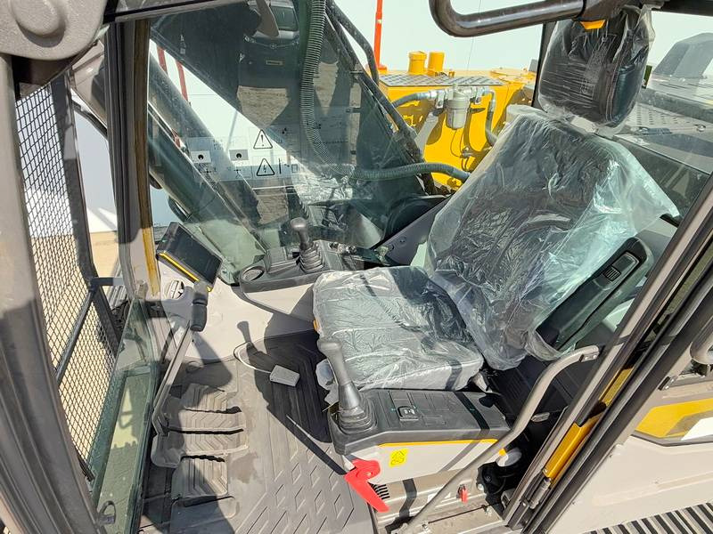 Jaunā Kāpurķēžu ekskavators Volvo EC220D - NEW / UNUSED / 2025 Model: foto 8
