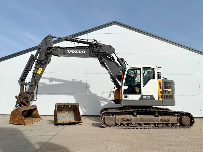 Volvo ECR235EL - Triple Boom / 2 Buckets Included - Kāpurķēžu ekskavators: foto 1 Volvo ECR235EL - Triple Boom / 2 Buckets Included - Kāpurķēžu ekskavators: foto 1