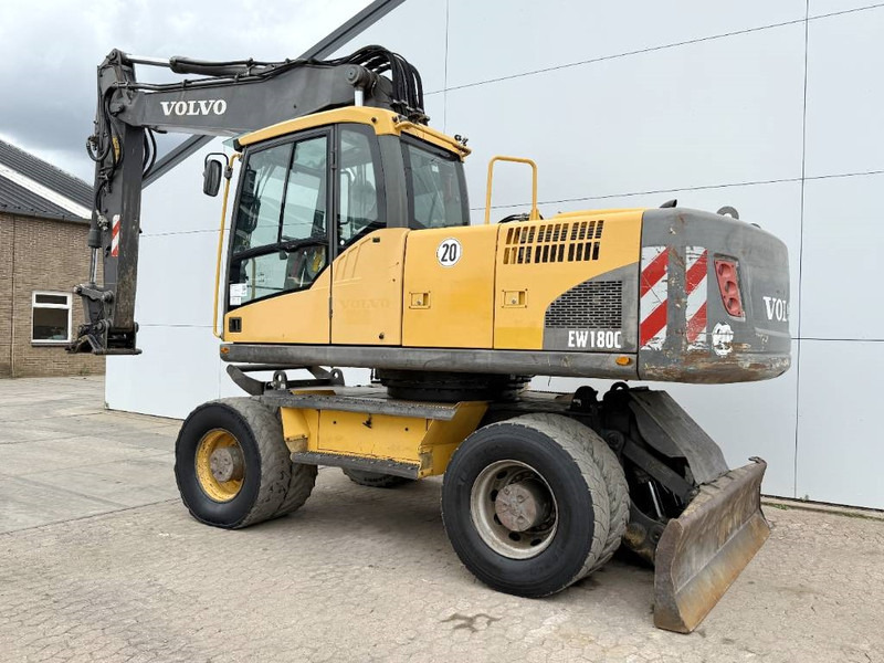 Volvo EW180C - Dutch Machine / Triple Boom - Riteņu ekskavators: foto 3 Volvo EW180C - Dutch Machine / Triple Boom - Riteņu ekskavators: foto 3