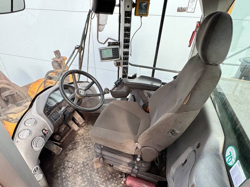 Riteņu iekrāvējs Volvo L180H - 3rd Function / Weight System: foto 9