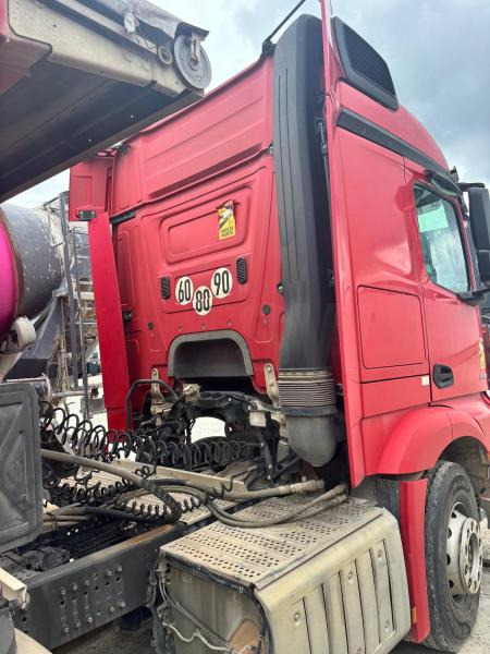 Mercedes Arocs 1846 - Kravas automašīna pašizgāzējs: foto 5 Mercedes Arocs 1846 - Kravas automašīna pašizgāzējs: foto 5