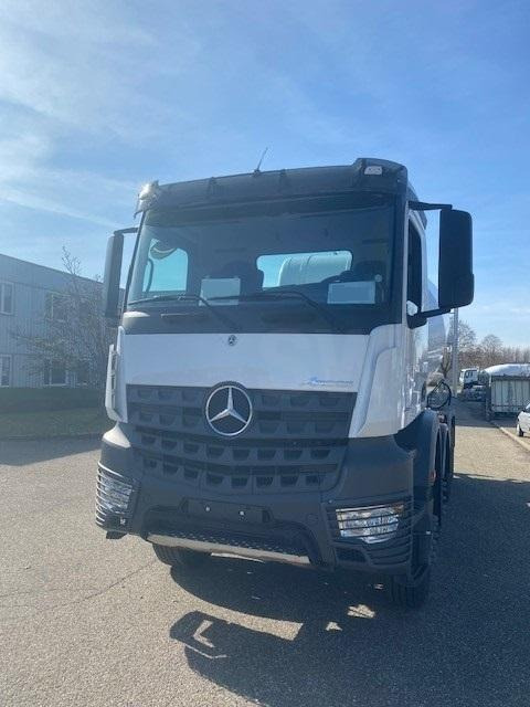 Mercedes Arocs 4145 - Betonvedējs: foto 3 Mercedes Arocs 4145 - Betonvedējs: foto 3