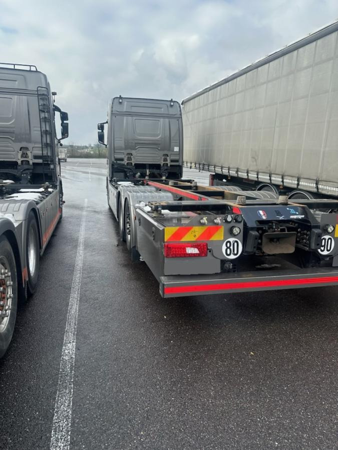 Scania S 590 - Konteineru vedējs/ Kravas automašīna ar noņemamā virsbūve: foto 4 Scania S 590 - Konteineru vedējs/ Kravas automašīna ar noņemamā virsbūve: foto 4