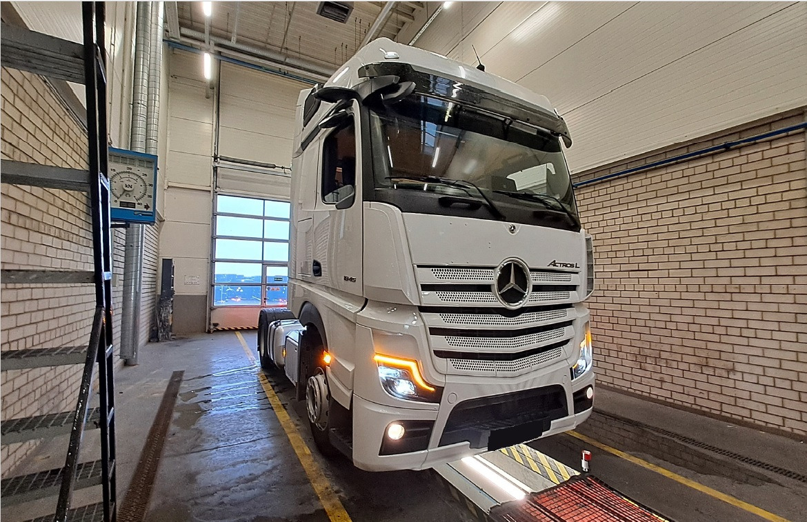 MERCDEDES BENZ ACTROS L - Vilcējs: foto 2 MERCDEDES BENZ ACTROS L - Vilcējs: foto 2