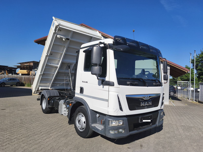 MAN TGL 8.180 Meiller Dreiseitenkipper 3-Sitzer 4x2 Euro 6 AHK (7) - Kravas automašīna pašizgāzējs: foto 1 MAN TGL 8.180 Meiller Dreiseitenkipper 3-Sitzer 4x2 Euro 6 AHK (7) - Kravas automašīna pašizgāzējs: foto 1