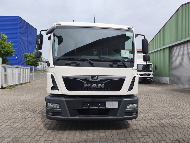 MAN TGL 8.190 Koffer gFH AHK LBW Euro 6 4x2 (11) - Kravas automašīna ar slēgto virsbūvi: foto 3 MAN TGL 8.190 Koffer gFH AHK LBW Euro 6 4x2 (11) - Kravas automašīna ar slēgto virsbūvi: foto 3