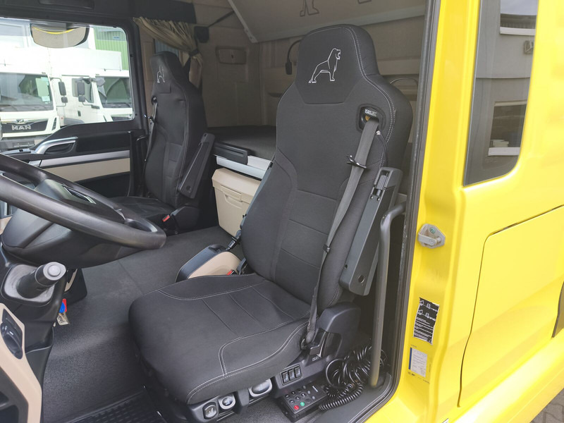 Kravas automašīna ar slēgto virsbūvi MAN TGL 8.220 Möbelkoffer Treppe (20): foto 20