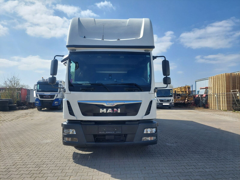 MAN TGL 8.220 - Kravas automašīna ar tentu: foto 3 MAN TGL 8.220 - Kravas automašīna ar tentu: foto 3