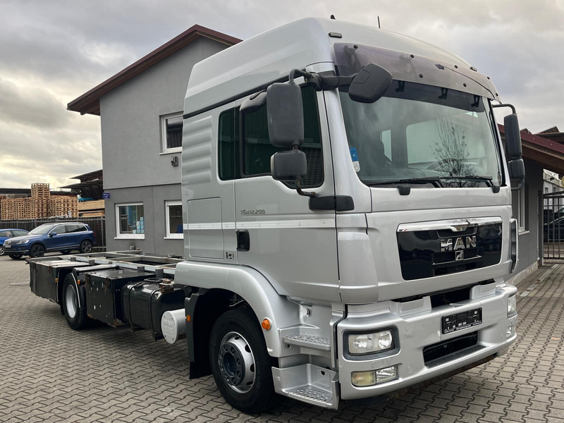 MAN TGM 12.290 BDF 4x2 Euro 5 - Šasija kravas automašīna: foto 3 MAN TGM 12.290 BDF 4x2 Euro 5 - Šasija kravas automašīna: foto 3