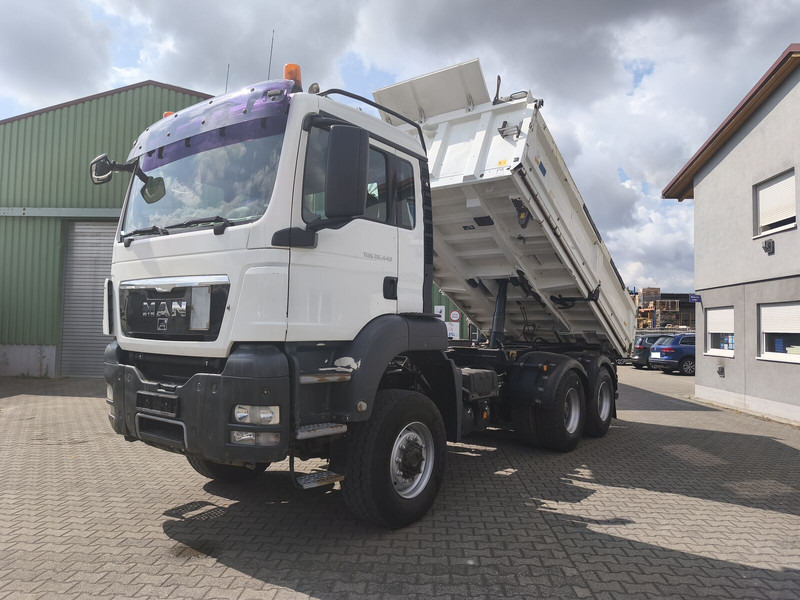 MAN TGS 26.400 6x6 GL Meiller Dreiseitenkipper Bordmatik Plane Euro - Kravas automašīna pašizgāzējs: foto 2 MAN TGS 26.400 6x6 GL Meiller Dreiseitenkipper Bordmatik Plane Euro - Kravas automašīna pašizgāzējs: foto 2