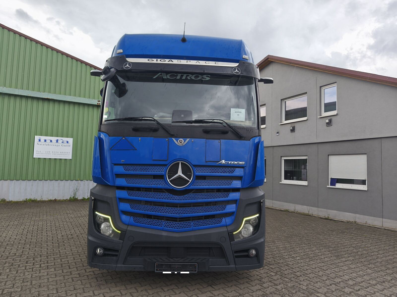 Mercedes-Benz Actros 2545 BDF - Konteineru vedējs/ Kravas automašīna ar noņemamā virsbūve: foto 3 Mercedes-Benz Actros 2545 BDF - Konteineru vedējs/ Kravas automašīna ar noņemamā virsbūve: foto 3