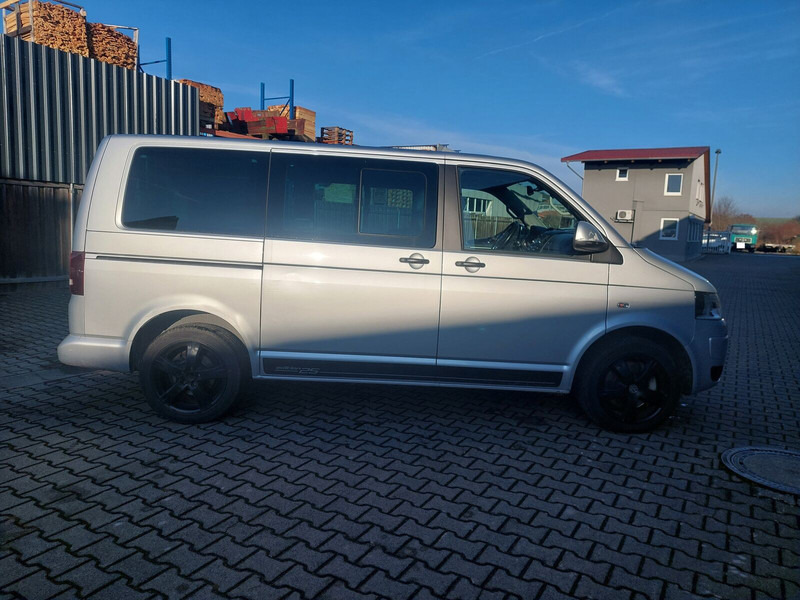 Volkswagen Transporter Multivan AHK Doppelklima Tisch Leder 7-Sitzer - Mikroautobuss, Pasažieru furgons: foto 4 Volkswagen Transporter Multivan AHK Doppelklima Tisch Leder 7-Sitzer - Mikroautobuss, Pasažieru furgons: foto 4