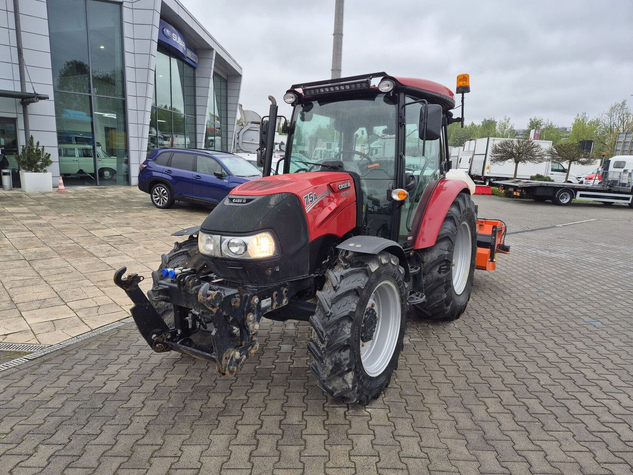 CASE IH IH Farmall 75 - Traktors: foto 4 CASE IH IH Farmall 75 - Traktors: foto 4