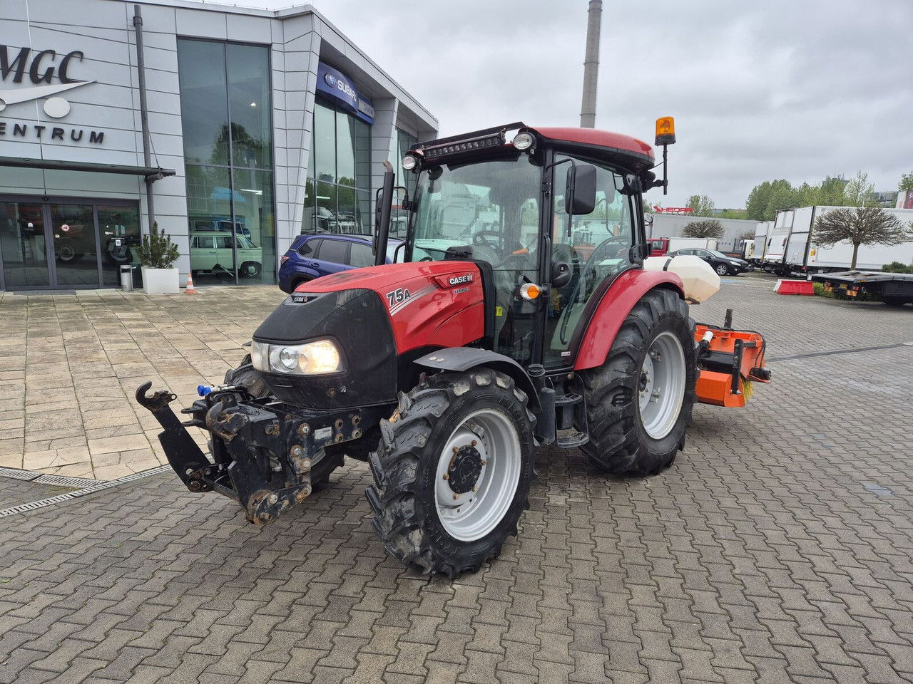 Case IH Farmall 75 / 2022 / Only 1853 MTH / Sweeper + Plow Extra / 1 OWN - Traktors: foto 3 Case IH Farmall 75 / 2022 / Only 1853 MTH / Sweeper + Plow Extra / 1 OWN - Traktors: foto 3