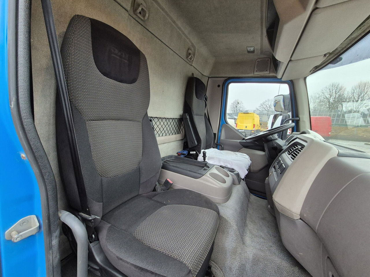 Kravas automašīna ar slēgto virsbūvi DAF LF 220 1 Owner / Serviced / Super Condition: foto 26