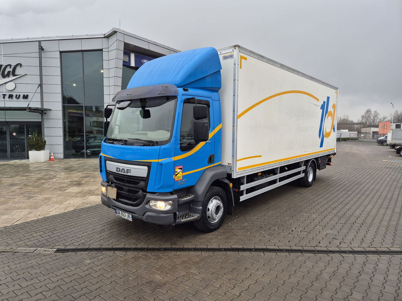 DAF LF 220 - Kravas automašīna ar slēgto virsbūvi: foto 1 DAF LF 220 - Kravas automašīna ar slēgto virsbūvi: foto 1