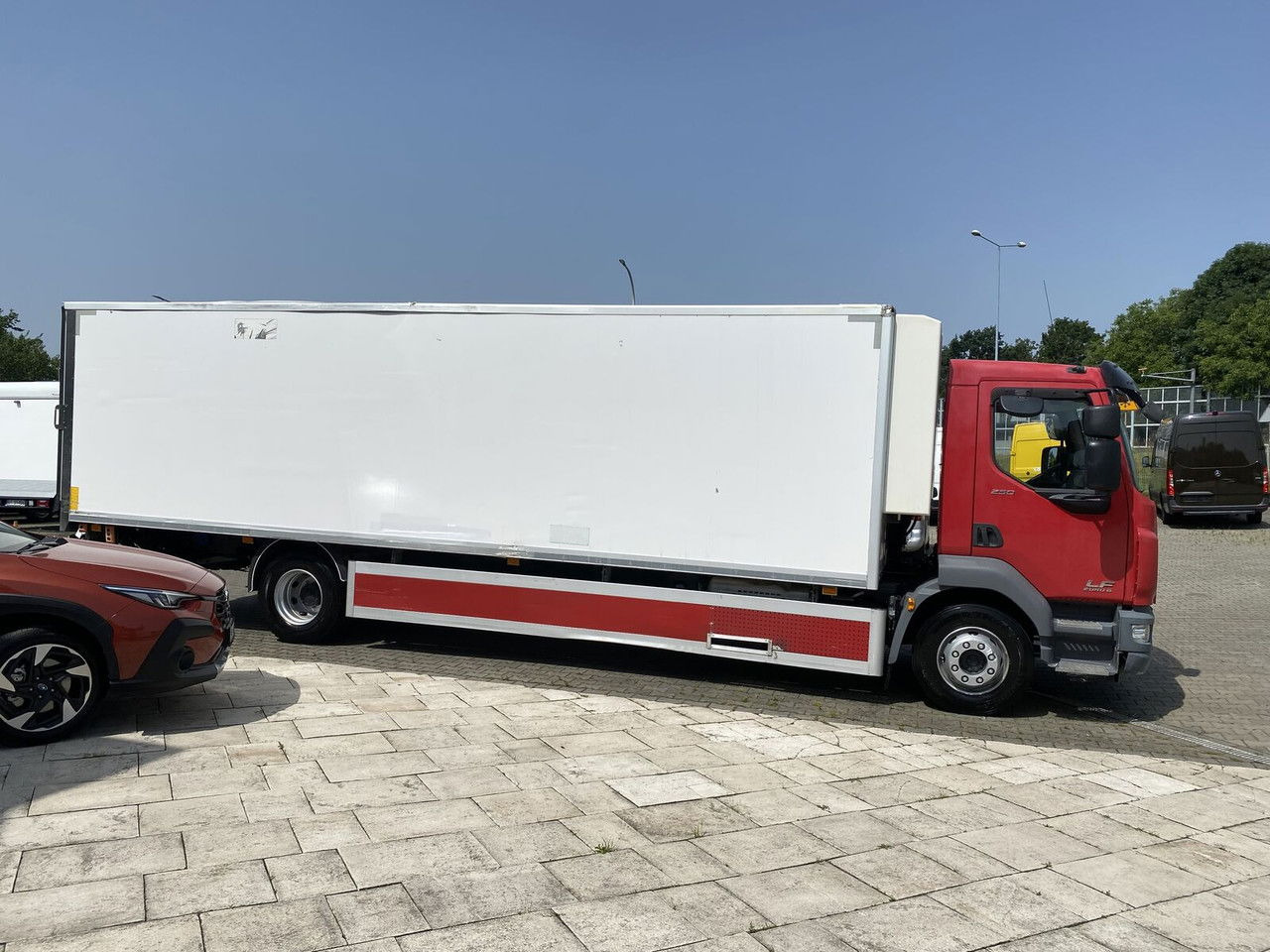 DAF LF 250 E6 AUT / 119TKM / Hulsteins -24 +25 / 18 EP / Serviced - Kravas automašīna refrižerators: foto 4 DAF LF 250 E6 AUT / 119TKM / Hulsteins -24 +25 / 18 EP / Serviced - Kravas automašīna refrižerators: foto 4