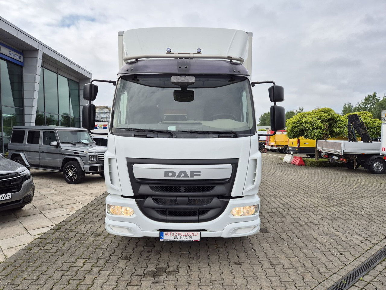 DAF LF 250 FA / Euro 6 / 18 EP / 3 Seats / 1 Owner - Kravas automašīna ar slēgto virsbūvi: foto 3 DAF LF 250 FA / Euro 6 / 18 EP / 3 Seats / 1 Owner - Kravas automašīna ar slēgto virsbūvi: foto 3