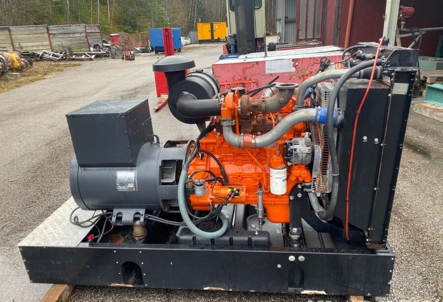 Diversen ECP34 2S4 - Iveco Engine,126kVA,New oils, filters, Mecc Alte ECP34 2S4 - Elektroģenerators: foto 3 Diversen ECP34 2S4 - Iveco Engine,126kVA,New oils, filters, Mecc Alte ECP34 2S4 - Elektroģenerators: foto 3