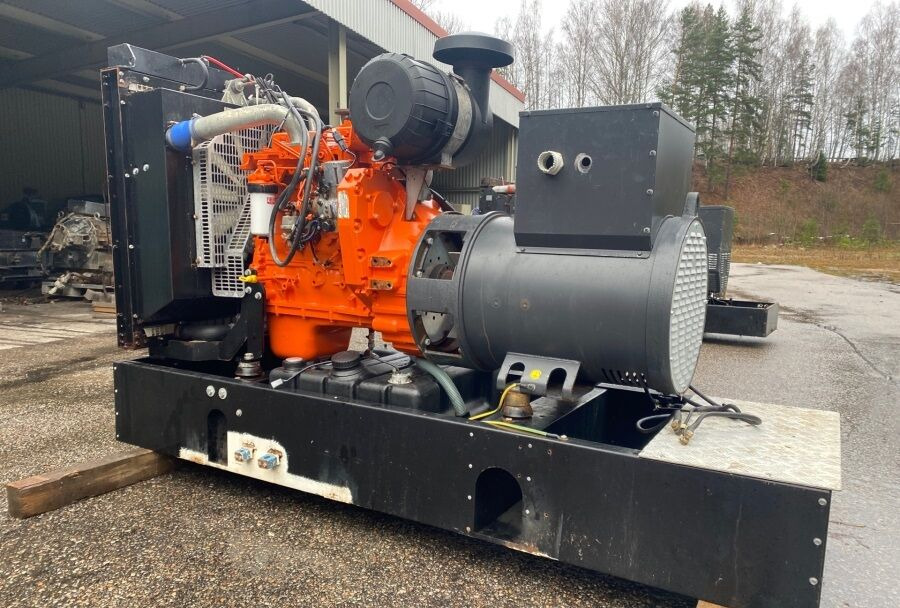 Diversen ECP34 2S4 - Iveco Engine,126kVA,New oils, filters, Mecc Alte ECP34 2S4 - Elektroģenerators: foto 1 Diversen ECP34 2S4 - Iveco Engine,126kVA,New oils, filters, Mecc Alte ECP34 2S4 - Elektroģenerators: foto 1
