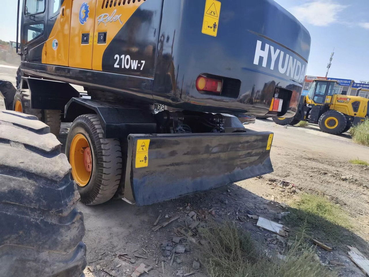 Hyundai R210-7 / Cummins / 1800MTH / Like NEW/20,5Tons/Sp R210-7 / Cummins / 1800MTH / Like NEW/20,5Tons/Special Ofert - Riteņu ekskavators: foto 3 Hyundai R210-7 / Cummins / 1800MTH / Like NEW/20,5Tons/Sp R210-7 / Cummins / 1800MTH / Like NEW/20,5Tons/Special Ofert - Riteņu ekskavators: foto 3