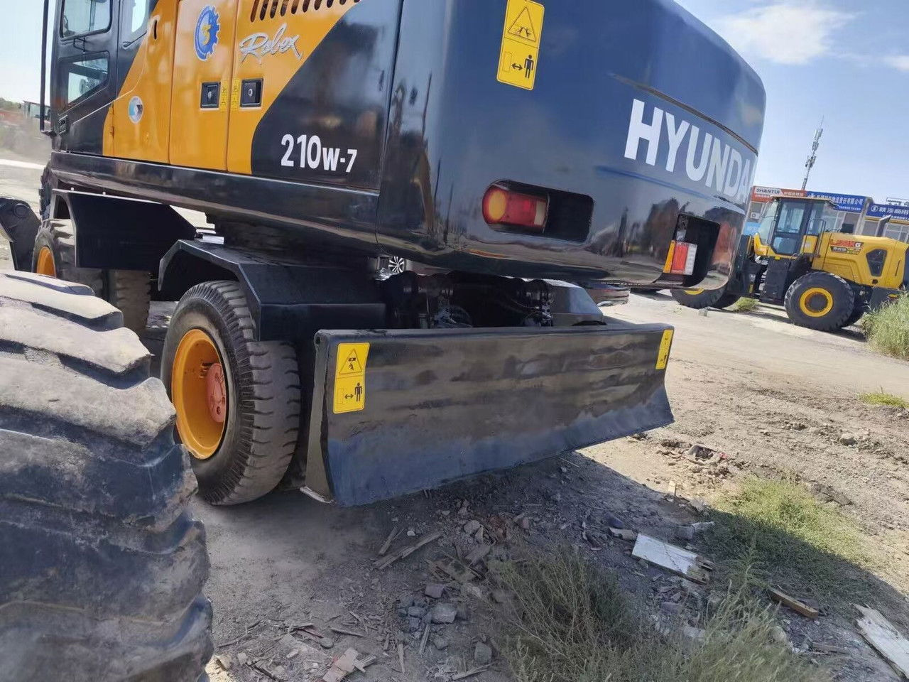 Hyundai R210-7 / Cummins / 1800MTH / Like NEW/20,5Tons/Sp R210-7 / Cummins / 1800MTH / Like NEW/20,5Tons/Special Ofert - Riteņu ekskavators: foto 5 Hyundai R210-7 / Cummins / 1800MTH / Like NEW/20,5Tons/Sp R210-7 / Cummins / 1800MTH / Like NEW/20,5Tons/Special Ofert - Riteņu ekskavators: foto 5