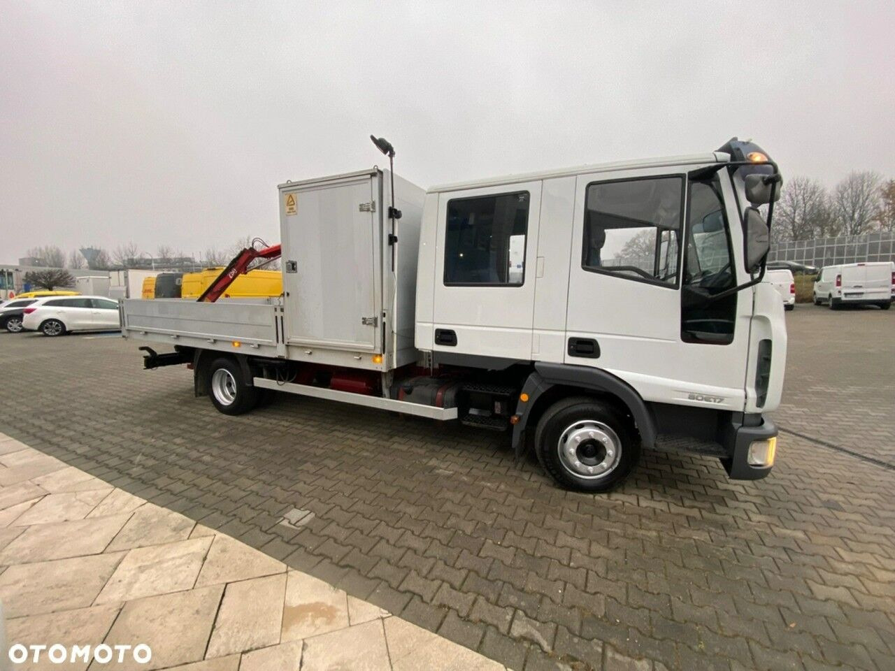 Iveco Eurocargo ML80E17 / HDS HMF / 1 Owner / Doka - Bortu kravas automašīna/ Platforma, Kravas auto ar manipulatoru: foto 2 Iveco Eurocargo ML80E17 / HDS HMF / 1 Owner / Doka - Bortu kravas automašīna/ Platforma, Kravas auto ar manipulatoru: foto 2