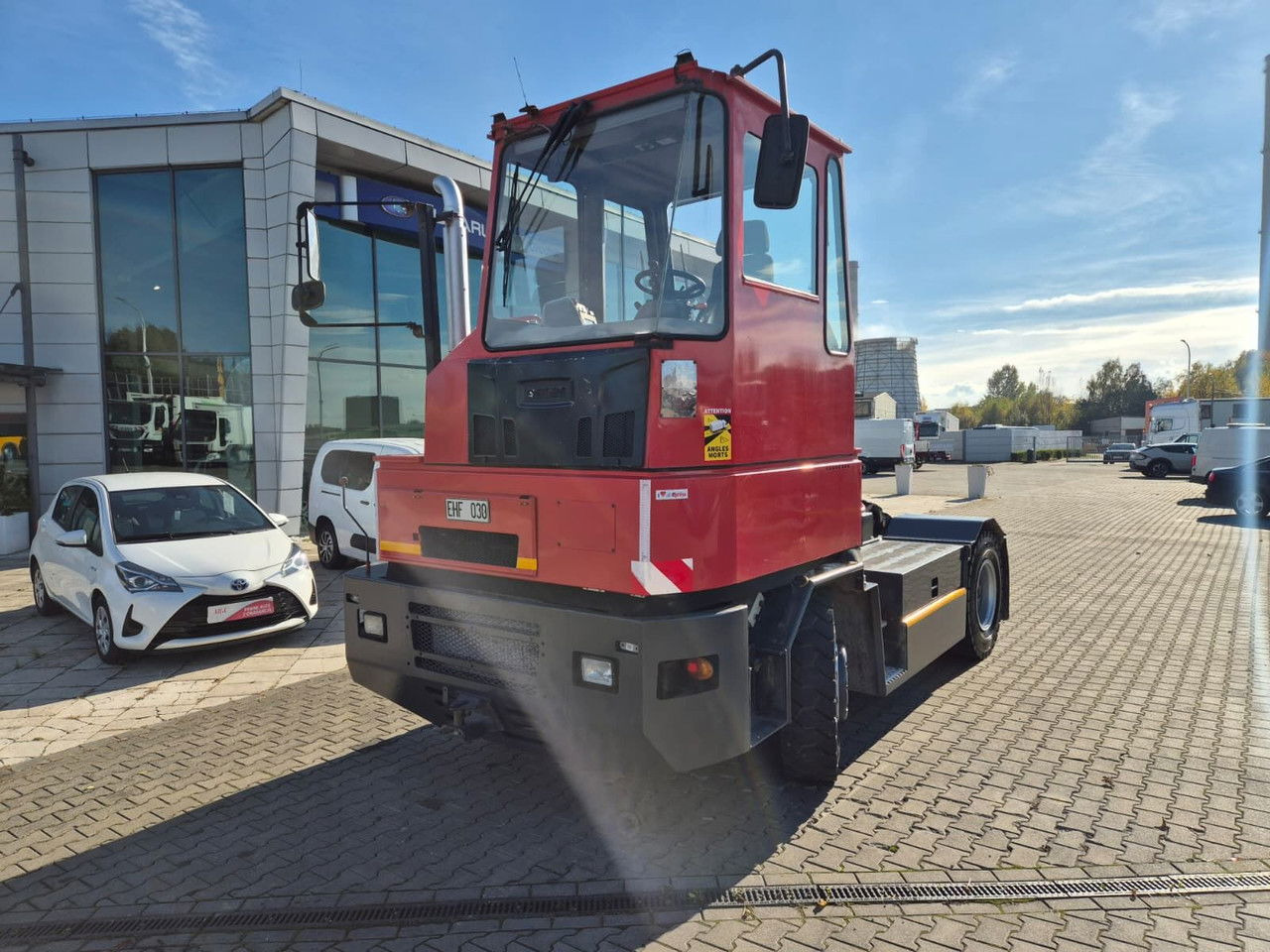 Kalmar TR618i / 1 Owner / LOW KM / Works Great / NEW Tire S - Termināļa traktors: foto 2 Kalmar TR618i / 1 Owner / LOW KM / Works Great / NEW Tire S - Termināļa traktors: foto 2